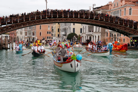 En Venecia quieren limitar el exceso de turistas: Aumentan el número de días de pago por visitar la ciudad