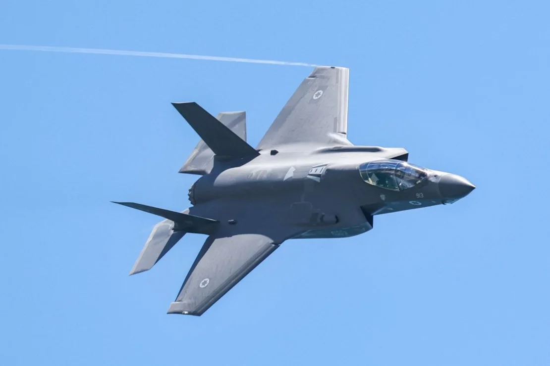 Un avión de combate F-35 Lightning II de la Fuerza Aérea israelí el 26 de abril de 2023. JACK GUEZ/AFP via Getty Images