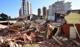 Derrumbe de edificio en Argentina: Una decena de desaparecidos y un muerto tras fatal incidente