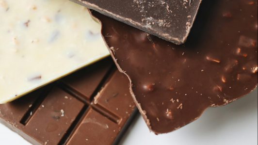 Prestigiosa chocolatería suiza se instala en Chile con ambicioso plan: ¿Dónde estarán sus tiendas?