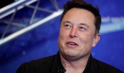 Productora de "Blade Runner 2049" demanda a Elon Musk por presunta infracción de derechos de autor en evento de Tesla