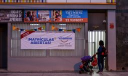 Por millonarias deudas: Asociación Chilena de Seguridad pide la quiebra de los jardines infantiles Vitamina