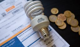 Cuentas de luz volverán a subir en enero de 2025: Alza será de 11% en la RM y 15% en Valparaíso