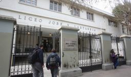 Liceo Lastarria suspende clases presenciales para los terceros medios tras nuevos hechos de violencia contra su director