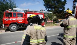 Declaran Alerta Roja en Laguna Verde por incendio forestal: Senapred ordenó evacuación de sectores Las Gaviotas y Caleta Grande