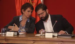 Gobierno concreta ajuste de gabinete acotado: Nombra 5 nuevos subsecretarios en ministerios como Interior y Justicia