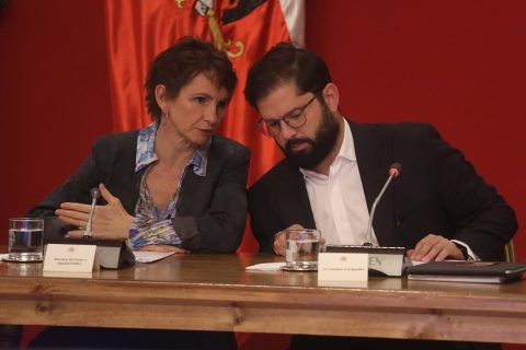 Gobierno concreta ajuste de gabinete acotado: Nombra 5 nuevos subsecretarios en ministerios como Interior y Justicia