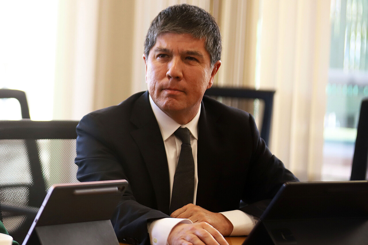 Nueva acusación complica a Manuel Monsalve Piden investigar presunta