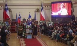 Parlamentarios y ministros rinden homenaje a Mercedes Bulnes en su velorio en el ex Congreso Nacional