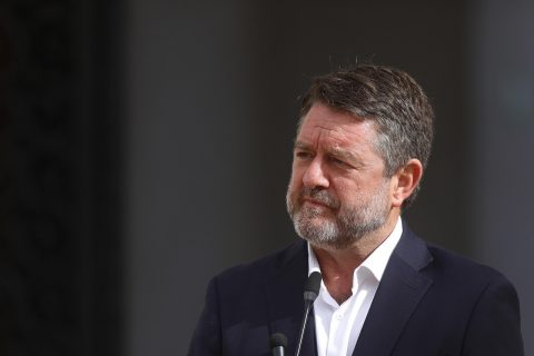 Claudio Orrego: "La derecha se equivoca cuando privilegia liderazgos confrontacionales, agresivos o incluso violentos"