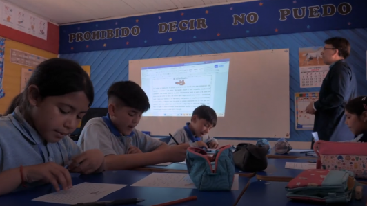 Patricio Vilches gana el Global Teacher Prize Chile: De la sala de clases de Cabildo a volverse viral en TikTok