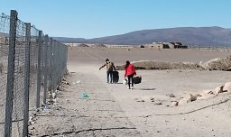 Carabineros descubren a 56 migrantes en situación irregular en un domicilio de Colchane