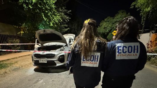 Balacera en La Granja terminó que un hombre muerto, dos heridos y un auto quemado