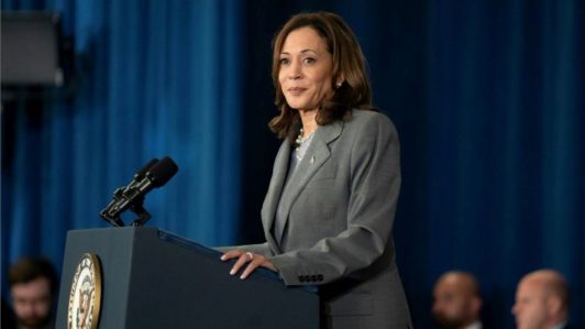 Encuesta CNN: Preferencia por Kamala Harris disminuye entre votantes latinos respecto a Biden en 2020