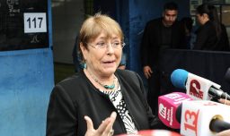 Michelle Bachelet llama a votar temprano en la segunda vuelta de gobernadores