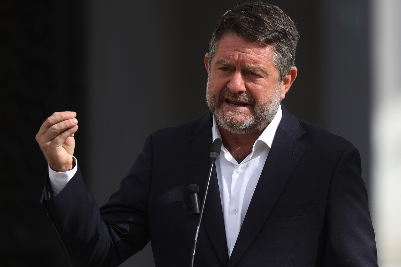 25 de noviembre de 2024 - Claudio Orrego llega al Palacio de La Moneda para reunirse con el Presidente tras ganar las elecciones de gobernador