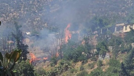 Declaran Alerta Roja en San José de Maipo por incendio forestal