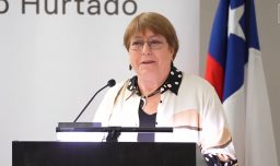 Desde bromas por el triunfo de Chile hasta una advertencia por la ultraderecha: La distendida charla de Bachelet