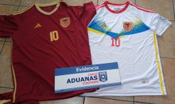 Incautan camisetas falsificadas de Venezuela que iban a ser vendidas antes del partido contra Chile