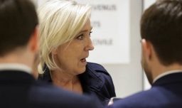 Candidatura de Marine Le Pen en riesgo: Fiscalía francesa solicita prisión e inhabilitación política