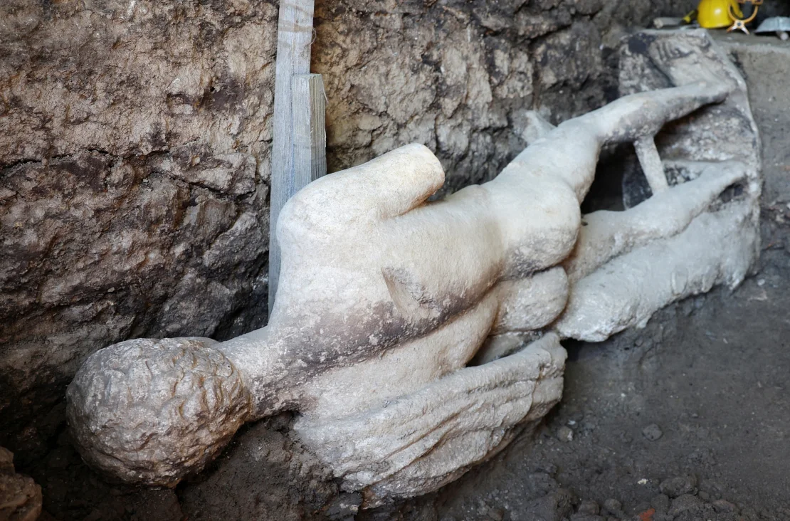 La estatua de mármol fue descubierta por arqueólogos entre los restos de la antigua ciudad de Heraclea Sinitica, cerca del pueblo de Rupite, Bulgaria. Spasiyana Sergieva/Reuters