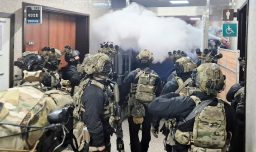 Comando militar surcoreano entra en la Asamblea Nacional y prohíbe toda actividad política