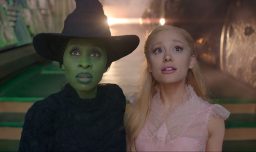 Ariana Grande revela que revisó junto a Cynthia Erivo su contrato para tener "igualdad de condiciones"