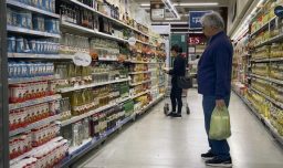 Inflación en Argentina desacelera al 2,4% en noviembre, la más baja desde 2021