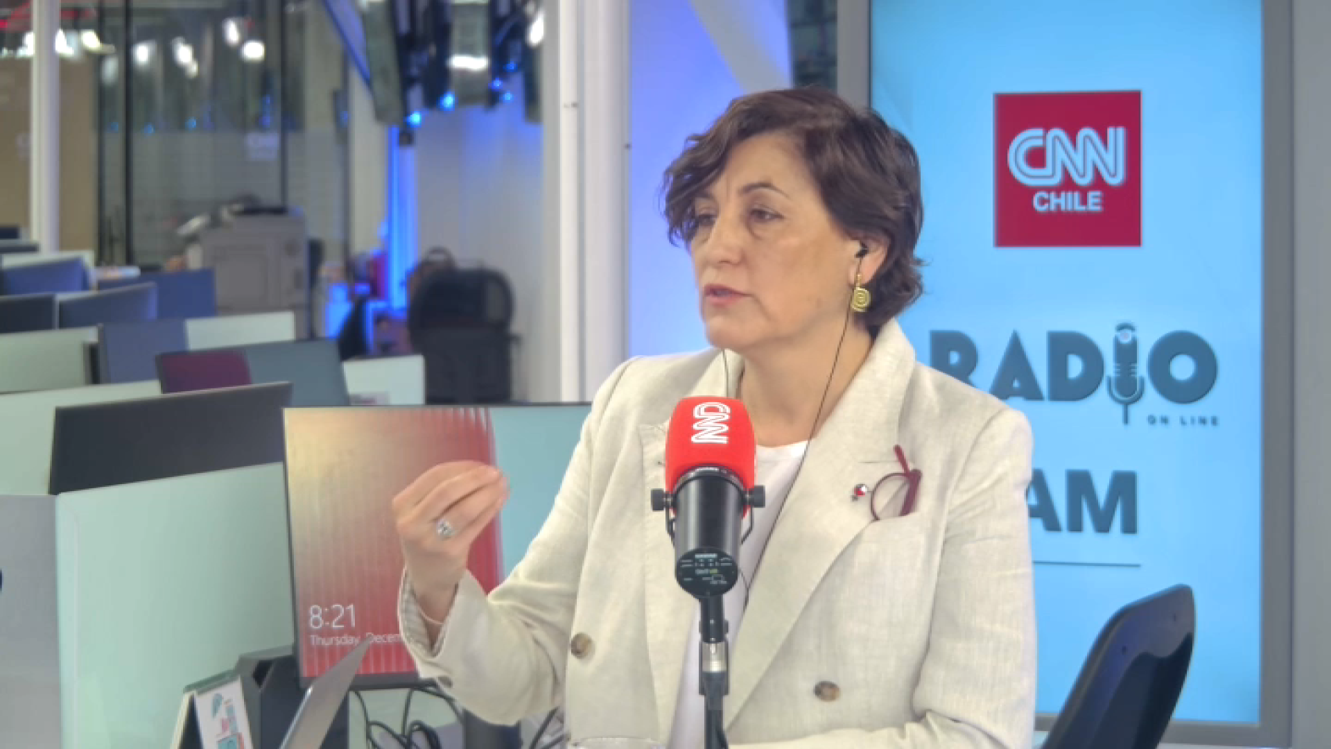 La ministra de Salud, Ximena Aguilera, habla en CNN Chile Radio sobre la deuda de las Isapres