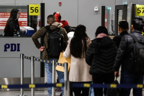 PDI anuncia medidas para agilizar el control migratorio en el Aeropuerto: Revisa cuáles son