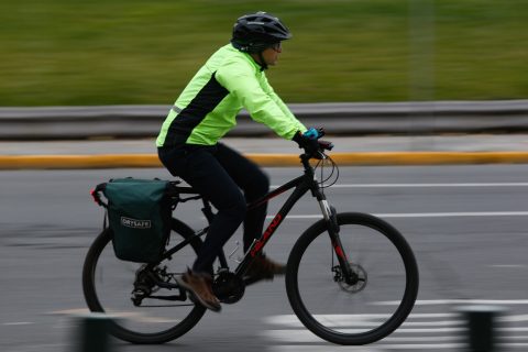 Insólito: Hombre manejó una bicicleta en estado de ebriedad y fue condenado a no volver a manejar ningún tipo de vehículo