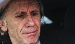 Ricardo Gareca se somete a test de ADN en Argentina para confirmar presunta paternidad de mujer de 40 años