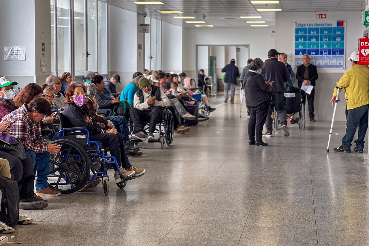 Listas de espera: Contraloría detectó que en cuatro hospitales regionales se dio prioridad a funcionarios o familiares/Imagen referencial/Agencia Uno