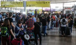 Achila exige soluciones a las filas en el control migratorio del Aeropuerto de Santiago durante las fiestas de fin de año