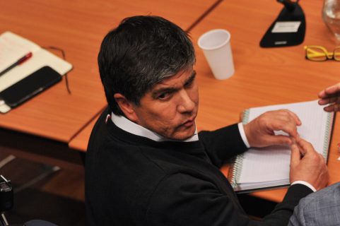 “Un gobierno feminista no debió haber actuado como actuó": La dura reflexión de senador Gastón Saavedra (PS) por caso Monsalve