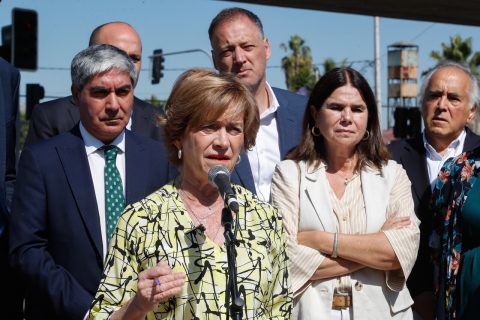 La primera aparición de Matthei fuera del Municipio de Providencia: presentó plan para abordar situación de las cárceles