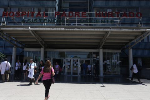 Dos enfermeras son heridas de bala durante pelea en el Hospital Padre Hurtado de San Ramón