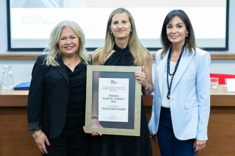 "Honrada y emocionada": Paula Escobar Chavarría recibe el premio Raquel Correa 2024