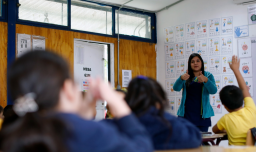 Diputados presentan proyecto que busca eliminar la tómbola y entregar a los padres el derecho de escoger el colegio de sus hijos