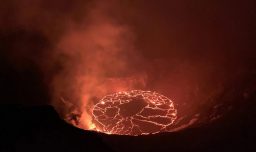 Volcán Kilauea entra en erupción en la isla de Hawái