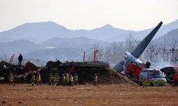 Tragedia en Corea del Sur: 179 muertos y solo dos sobrevivientes tras accidente de avión