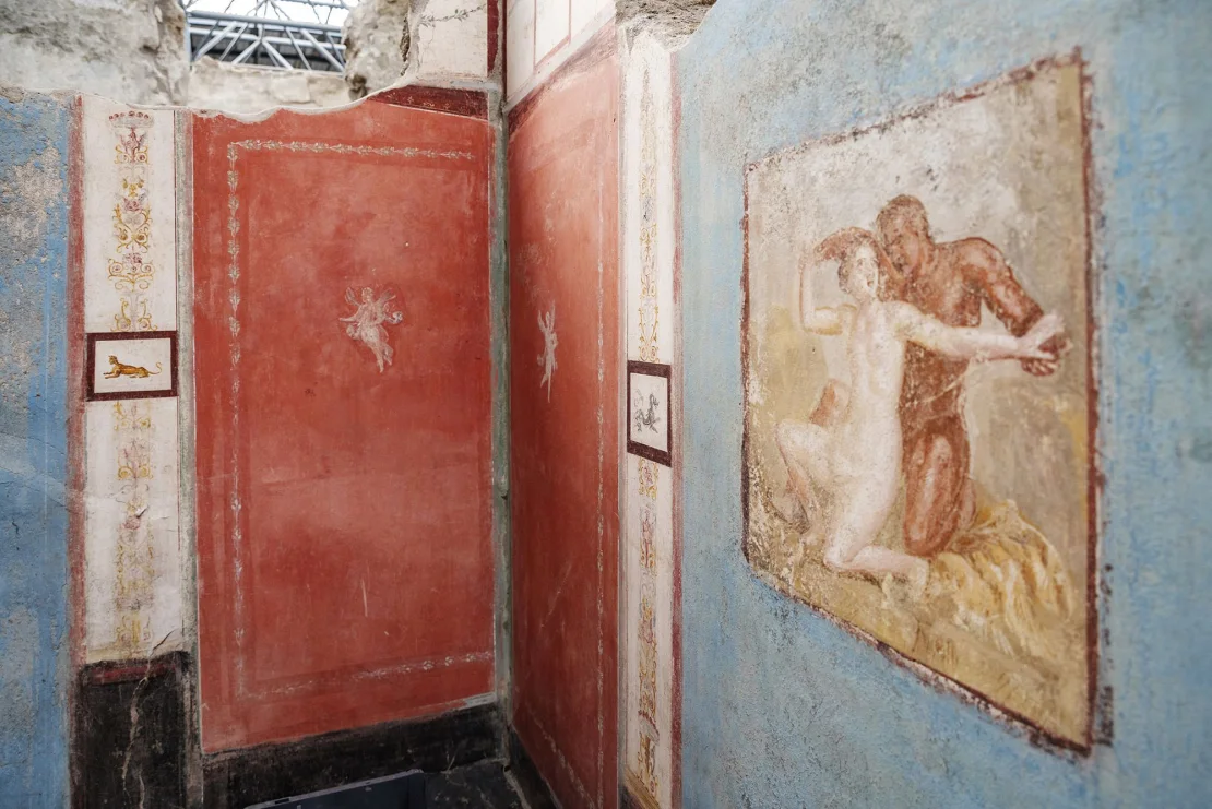 Esta pequeña casa contenía una serie de representaciones sensuales y míticas. Parque arqueológico de Pompeya