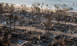 Incendios forestales en Estados Unidos: Detienen a personas por saqueos y violación del toque de queda