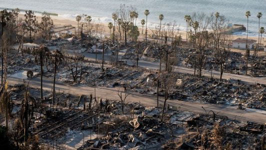 Incendios forestales en Estados Unidos: Detienen a personas por saqueos y violación del toque de queda