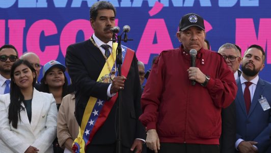 Uruguay y Ecuador rechazan investidura de Maduro, mientras que Bolivia respalda su tercer mandato