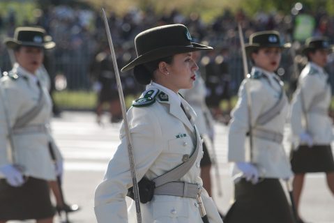 Justicia ordena reintegrar a funcionaria del Ejército discriminada por maternidad: Se le indemnizó con $50 millones