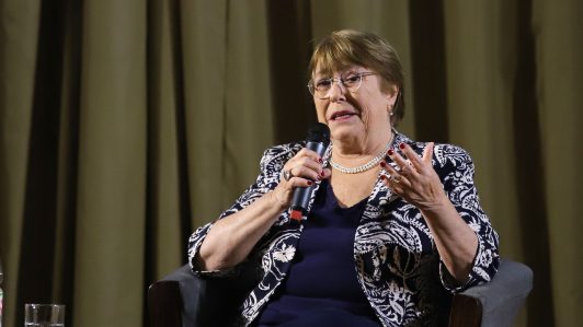 "Es una deuda que no puede seguir esperando": Bachelet aboga por acuerdo para aprobación de la reforma de pensiones