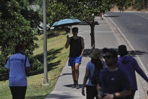 Ola de calor extremo en la Región Metropolitana: Senapred declara alerta amarilla por altas temperaturas