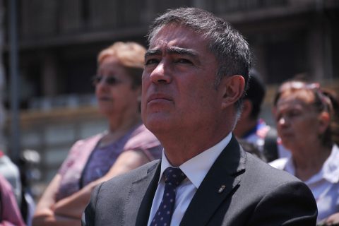 Alcalde Desbordes sobre retiro de toldos azules: “En Meiggs lo que hay es una anarquía, no existe el Estado”