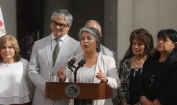 Ministra Jara le cierra las puertas a una eventual candidatura presidencial: "No es un escenario que hoy día esté presente"